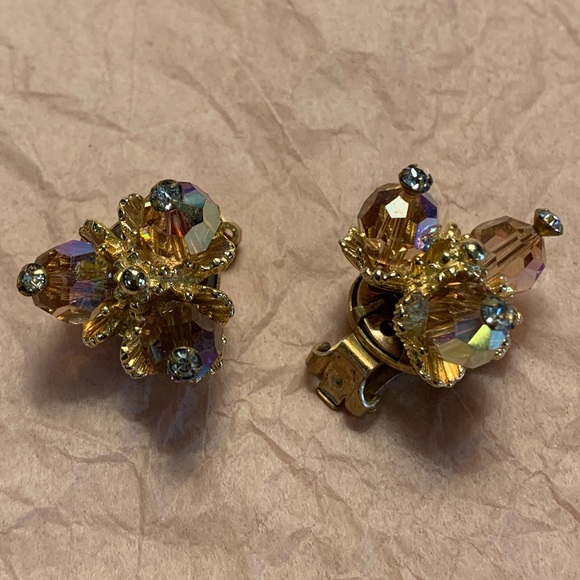 Hattie Carnegie Jewelry Hattie Carnegie Vintage Clip On Flower